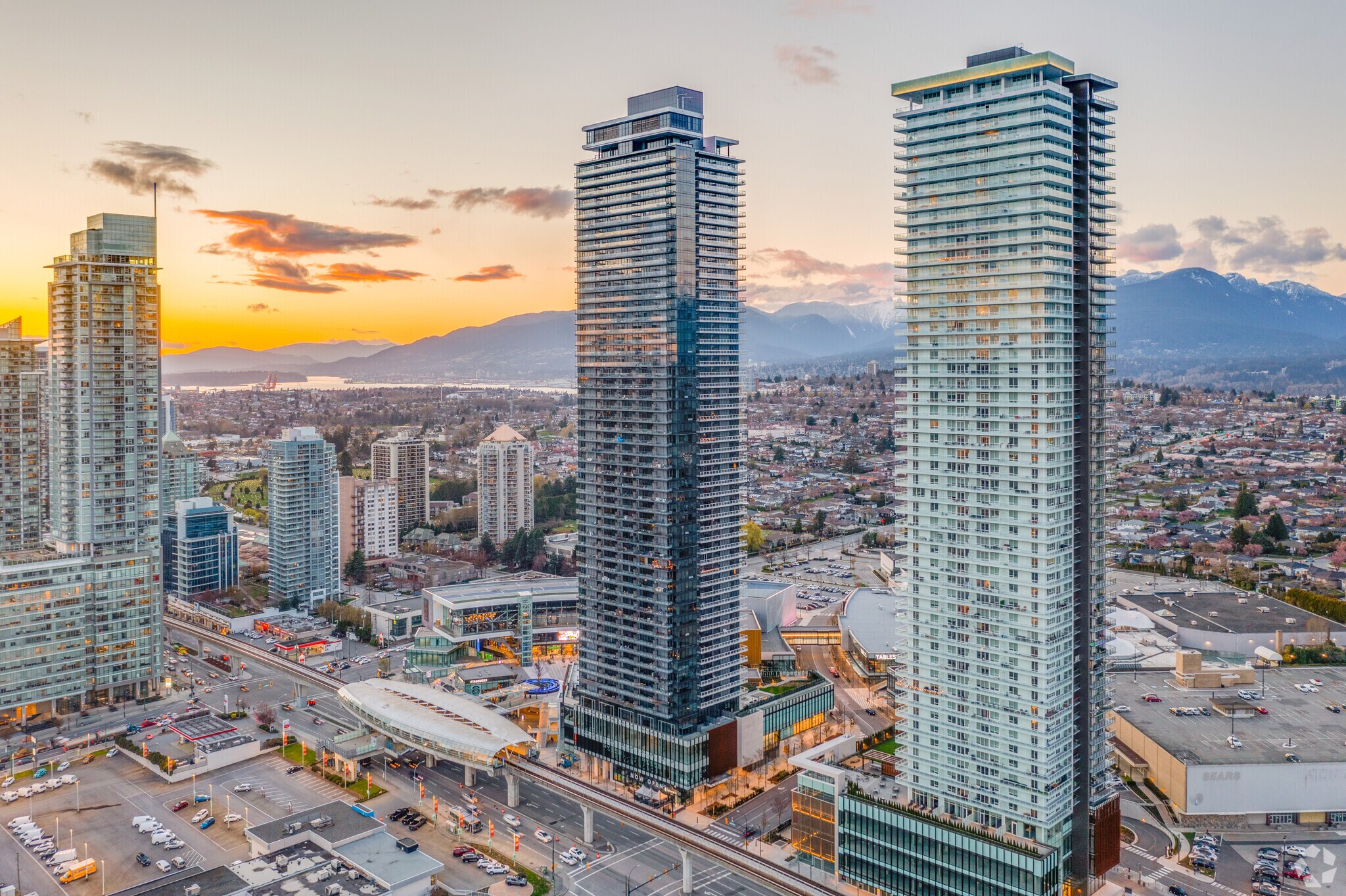 4525 Brentwood Blvd, Burnaby, BC à louer Photo principale– Image 1 sur 5