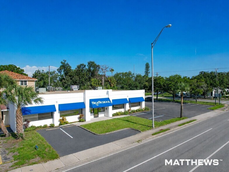 8440 4th St N, Saint Petersburg, FL à vendre - Photo de l’immeuble – Image 2 sur 3