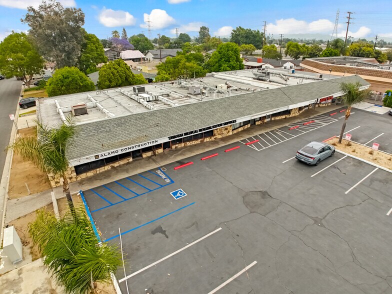 472-484 S Citrus Ave, Azusa, CA à louer - Photo de l’immeuble – Image 2 sur 43