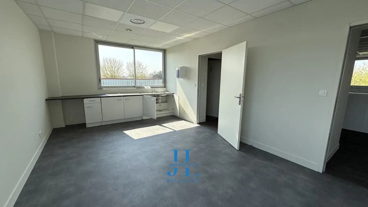 Industriel/Logistique dans Mérignac à louer Photo intérieure– Image 1 sur 10