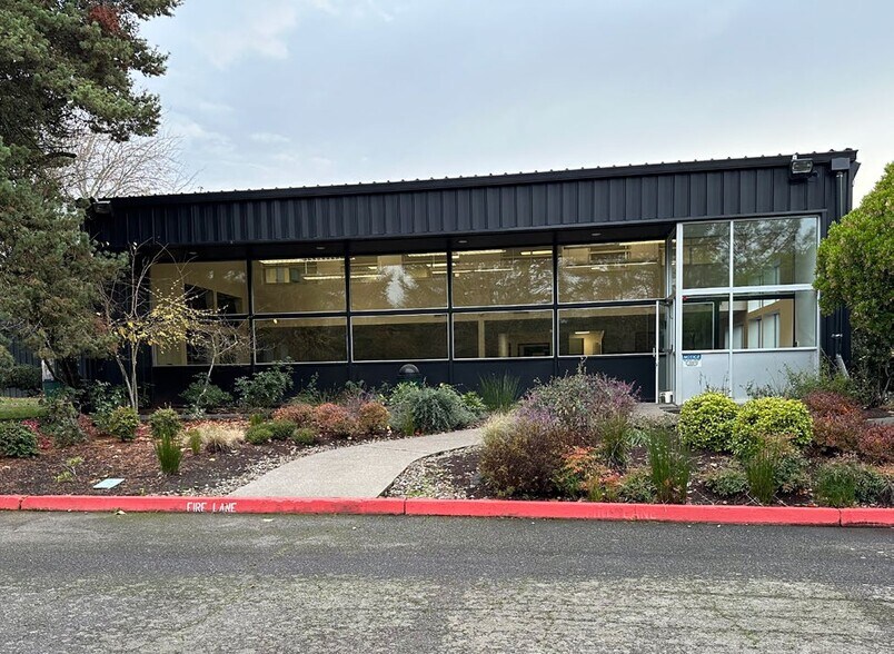 10450 SW Manhasset Dr, Tualatin, OR à louer - Photo de l’immeuble – Image 3 sur 4