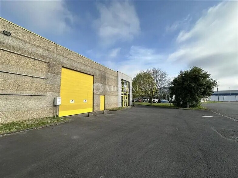 Industriel/Logistique dans Templemars à louer - Photo de l’immeuble – Image 3 sur 10