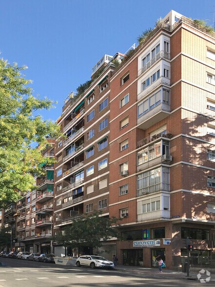 Calle de Guzmán el Bueno, 98, Madrid, Madrid à louer - Photo principale – Image 1 sur 9