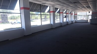 5901 Westheimer Rd, Houston, TX à louer Photo de l’immeuble– Image 1 sur 6