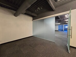 2409-2411 41st Ave, Long Island City, NY à louer Photo intérieure– Image 2 sur 23