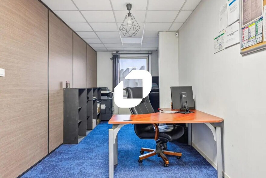 Bureau dans Noisy-le-Grand à vendre - Photo de l’immeuble – Image 3 sur 12