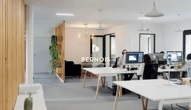 Plus de détails pour Bureau à louer