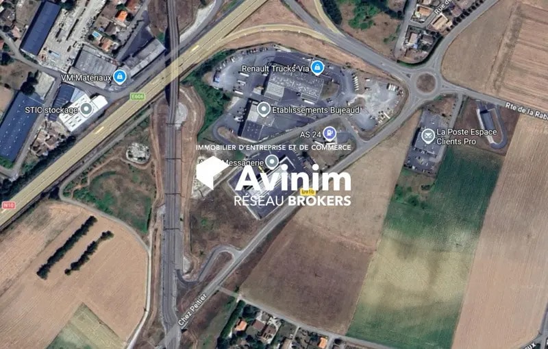 Terrain dans Roullet-Saint-Estèphe à vendre Aérien– Image 1 sur 3