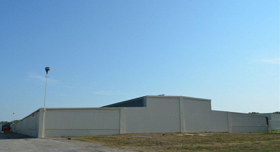 1700 E Aurora Ave, Des Moines, IA à louer - Photo de l’immeuble – Image 2 sur 3