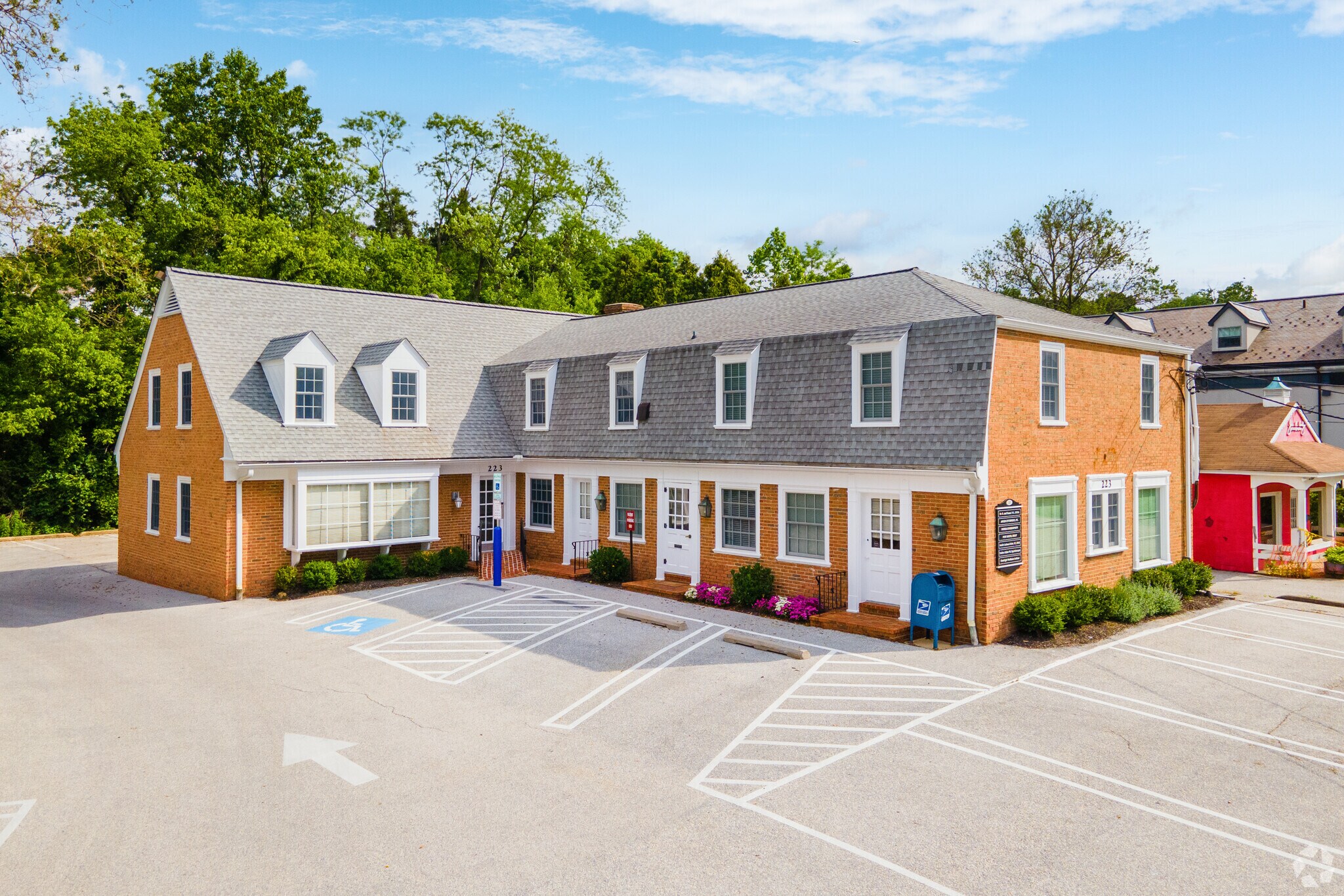 223 Lancaster Ave, Devon, PA à louer Photo principale– Image 1 sur 5