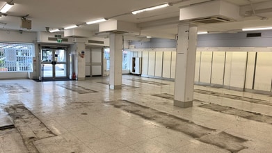 9-11 Old Church Rd, Londres à louer Photo intérieure– Image 1 sur 2