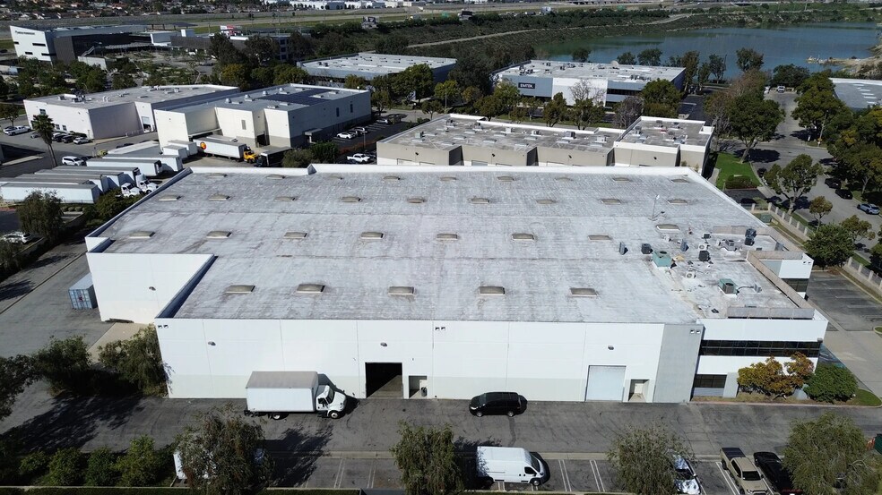 3809 Durbin St, Irwindale, CA à louer - Photo de l’immeuble – Image 2 sur 3