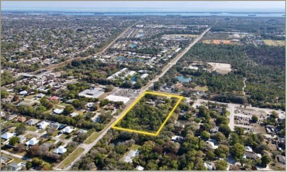 505 27th Ave SW, Vero Beach, FL à vendre - Photo de l’immeuble – Image 3 sur 6