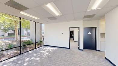 1811 Riverview Dr, San Bernardino, CA à louer Numérisation 3D Matterport– Image 1 sur 18