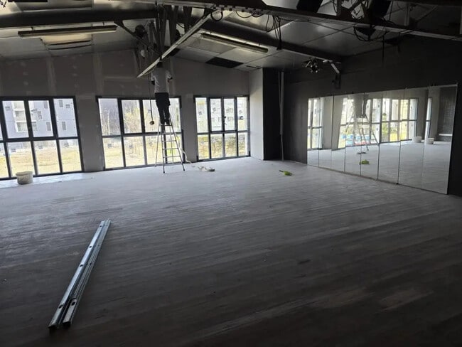 Plus de détails pour Local d'activités à louer