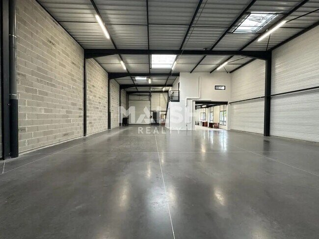 Plus de détails pour Bureau, Local d'activités à louer