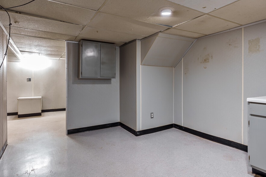 1321 W Court St, Janesville, WI à louer - Photo intérieure – Image 3 sur 24