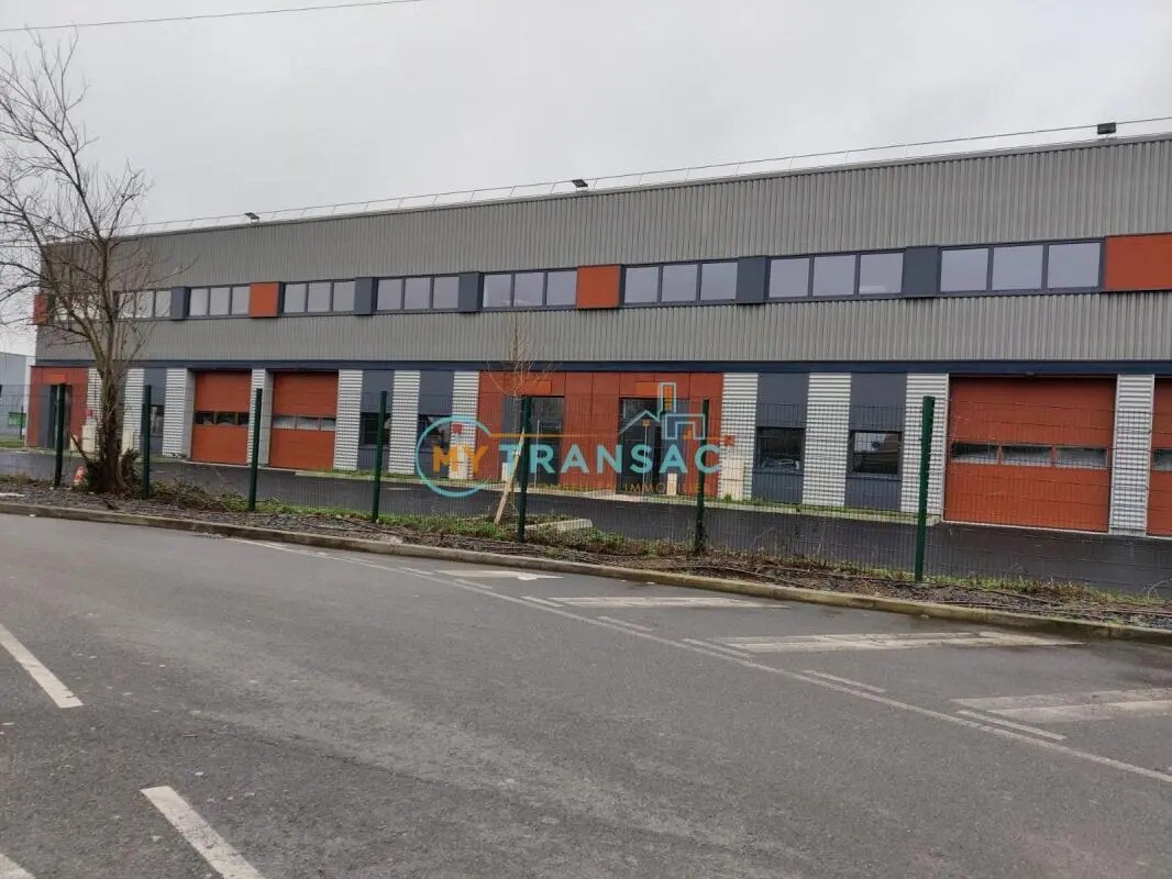 Local d’activités dans Corbeil-Essonnes à louer Photo de l’immeuble– Image 1 sur 14