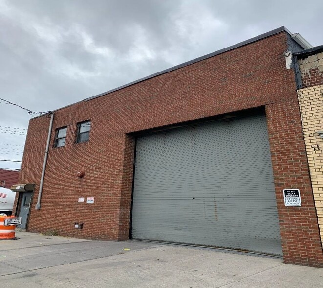 149-18 Guy R Brewer Blvd, Jamaica, NY à louer - Photo principale – Image 1 sur 7