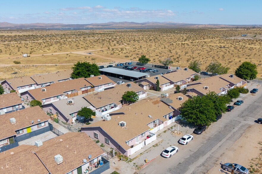 11211 La Habra Ave, Adelanto, CA à vendre - Photo de l’immeuble – Image 2 sur 21
