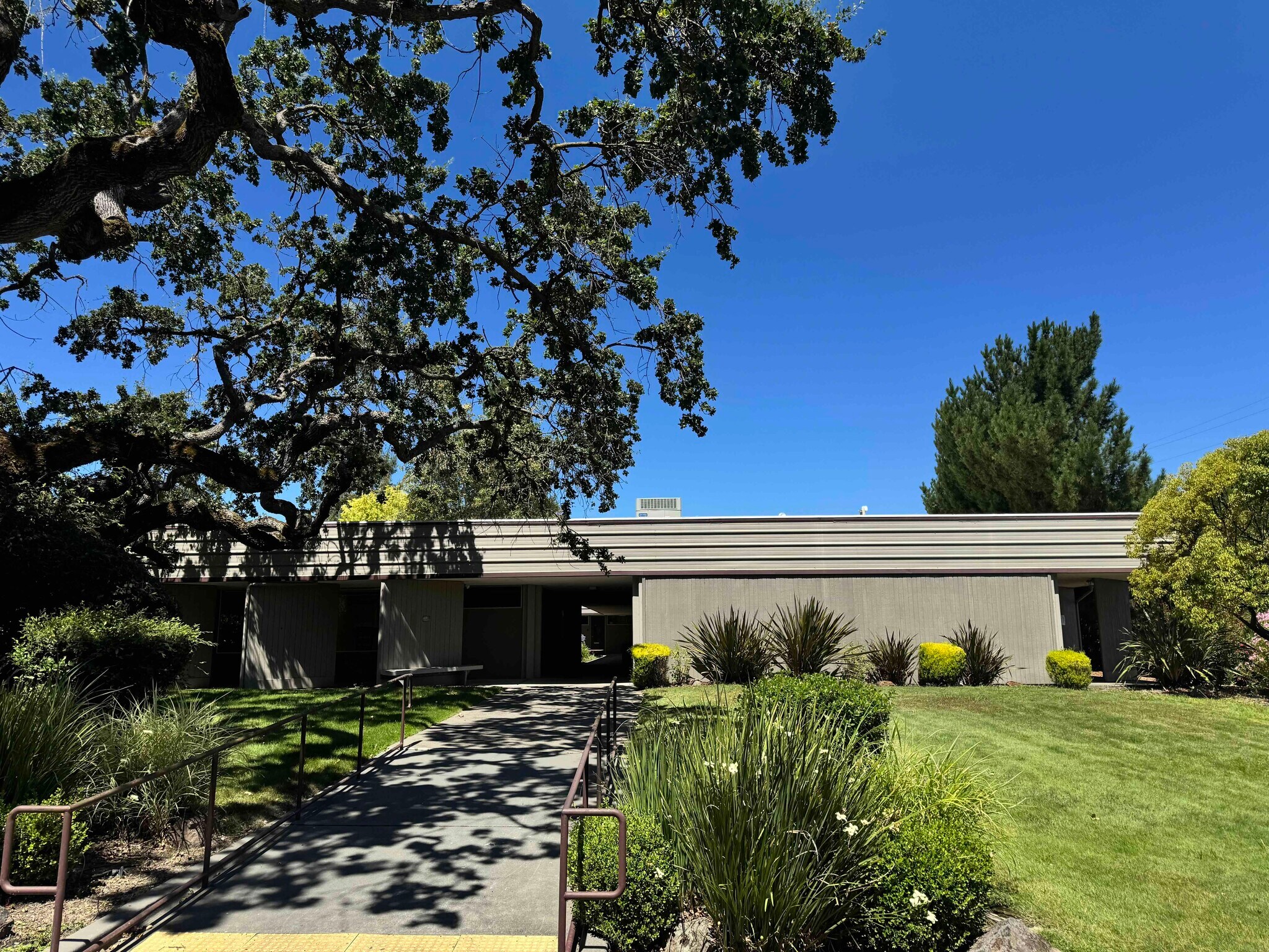 1615 Hill Rd, Novato, CA à vendre Photo de l’immeuble– Image 1 sur 74