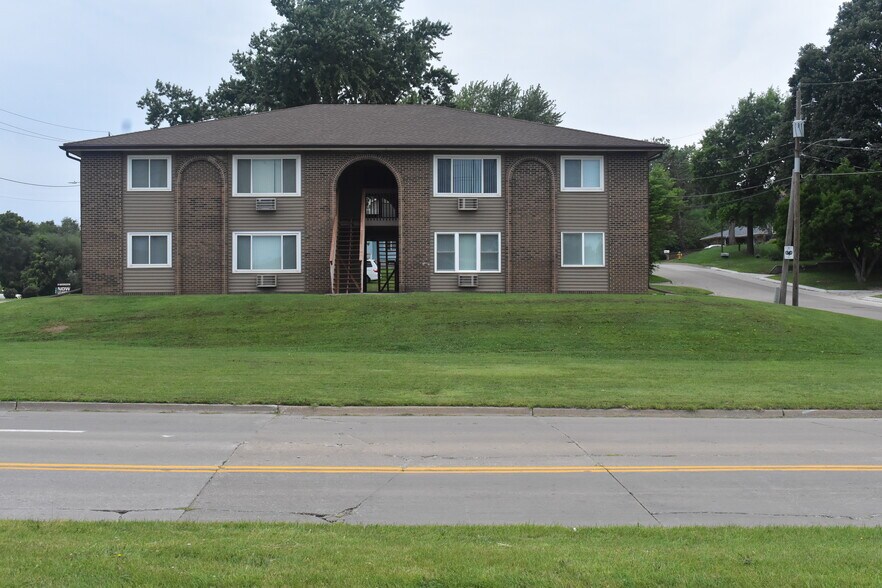 3274 E Euclid Ave, Des Moines, IA à vendre - Photo de l’immeuble – Image 2 sur 17