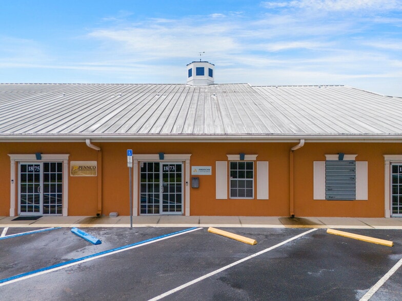 1867-1881 Porter Lake Dr, Sarasota, FL à vendre - Photo de l’immeuble – Image 2 sur 19