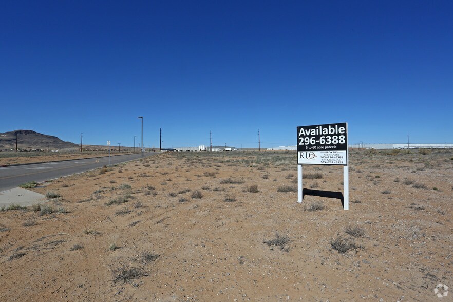 Dessert Willow & Autumn Brush Rd, Los Lunas, NM à vendre - Photo principale – Image 1 sur 2