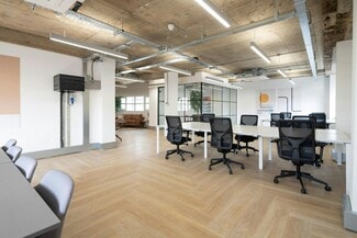 Plus de détails pour 28 St John's Sq, Londres - Bureau à louer