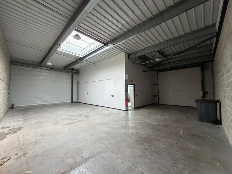 Local d’activités dans Palaiseau à louer - Photo intérieure – Image 3 sur 12