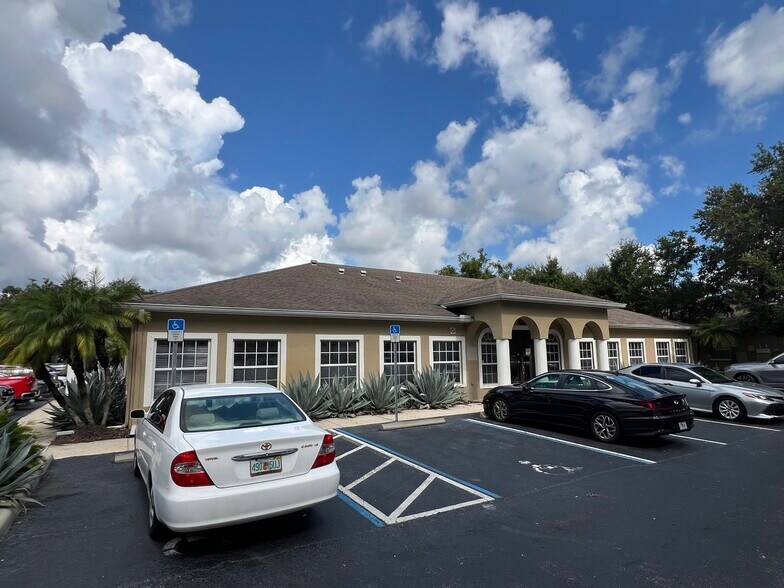 4260 W Linebaugh Ave, Tampa, FL à vendre - Photo de l’immeuble – Image 3 sur 26