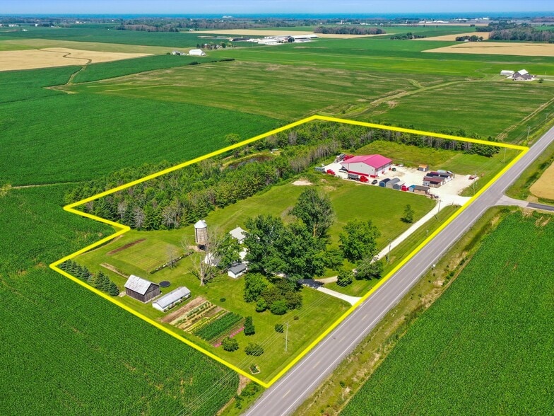 Industriel/Logistique dans Mishicot, WI à vendre - Aérien – Image 1 sur 24