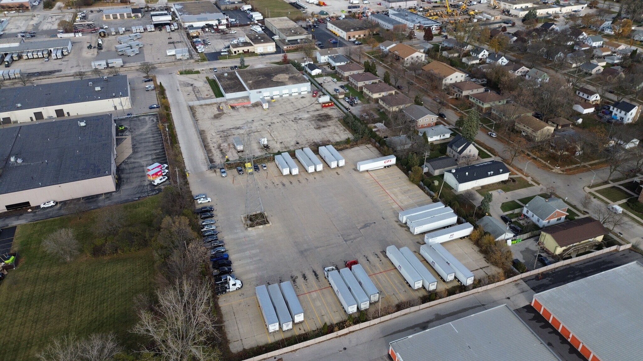 11100 W Becher St, West Allis, WI à louer Photo principale– Image 1 sur 3