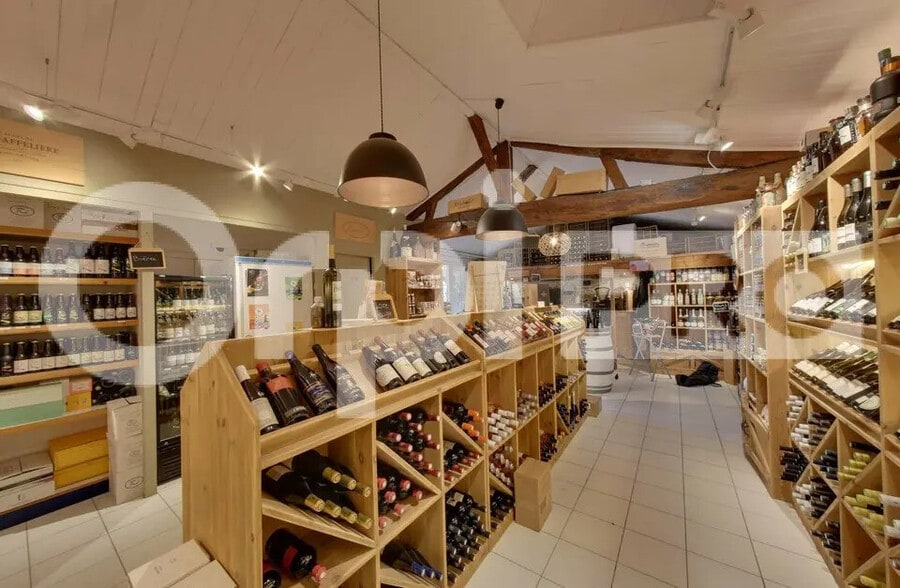 Local commercial dans Saint-Martin-de-Ré à louer - Photo intérieure – Image 3 sur 6