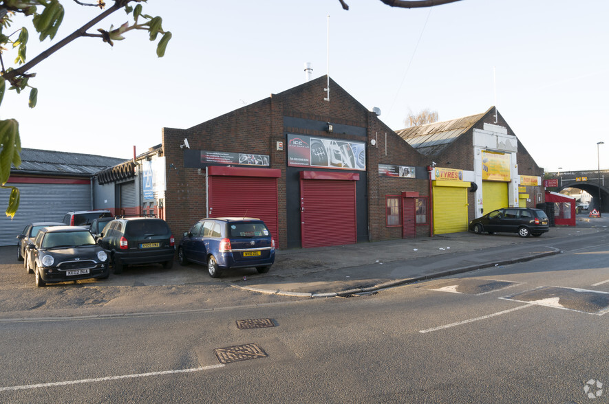 42-44 Bideford Ave, Greenford à louer - Photo de l’immeuble – Image 2 sur 7
