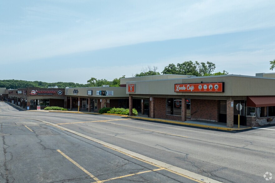 8631-8729 W 95th St, Hickory Hills, IL à louer - Photo de l’immeuble – Image 2 sur 5