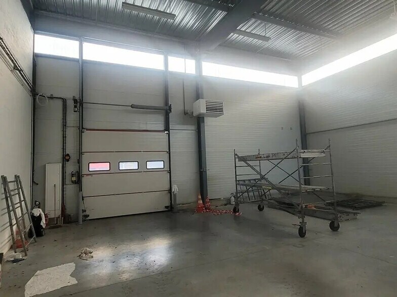 Local d’activités dans Rouen à louer - Photo de l’immeuble – Image 3 sur 11