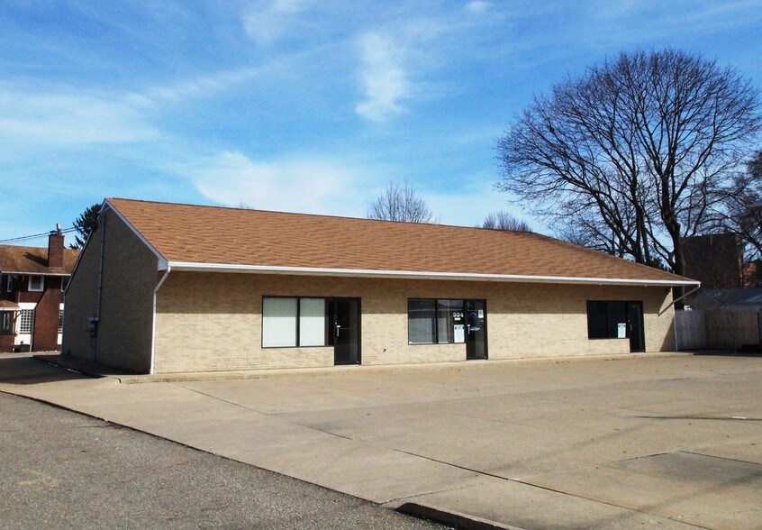 930-938 Amherst Rd, Massillon, OH à louer - Photo de l’immeuble – Image 3 sur 3