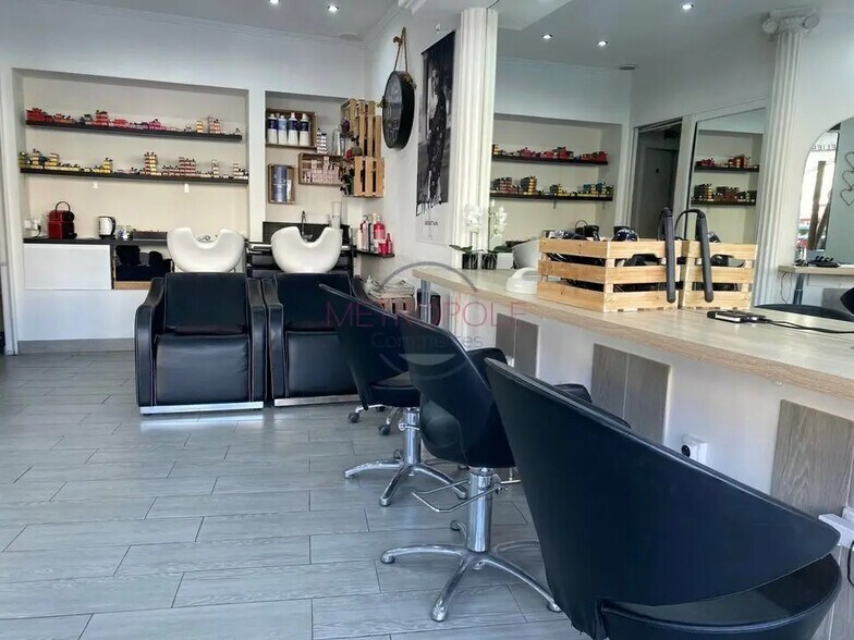 Local commercial dans Cagnes-sur-Mer à louer - Photo intérieure – Image 2 sur 3