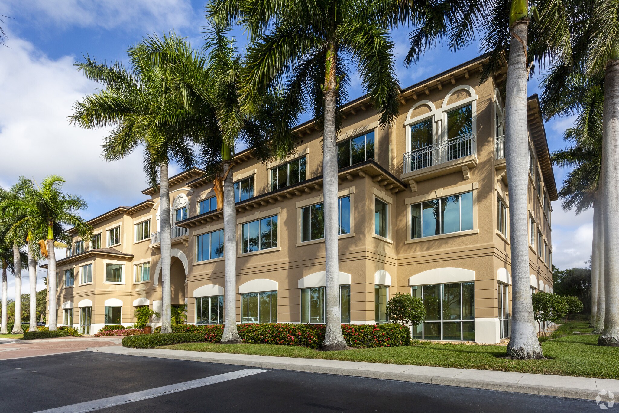 24311 Walden Center Dr, Bonita Springs, FL à vendre Photo principale– Image 1 sur 8