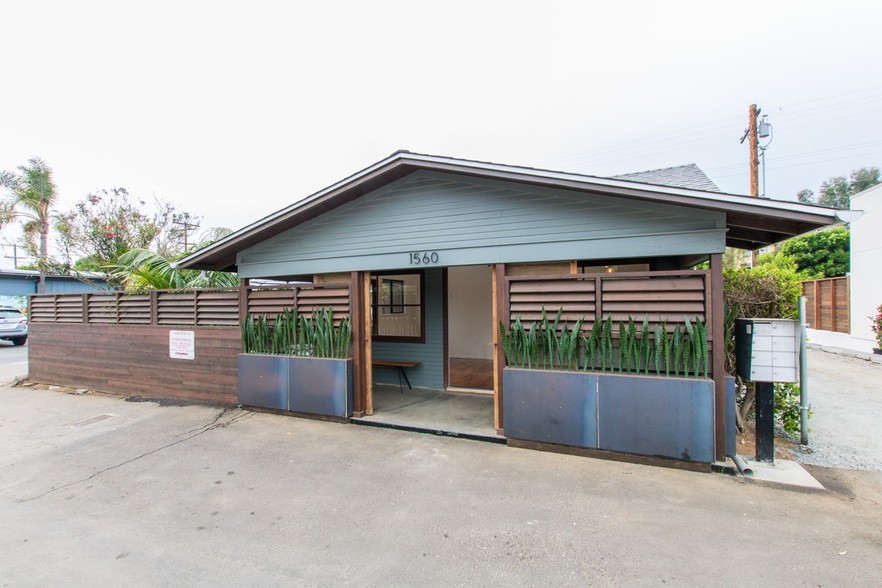 1560 N COAST HIGHWAY 101 portefeuille de 2 biens à vendre sur LoopNet.fr - Photo de l’immeuble – Image 1 sur 1