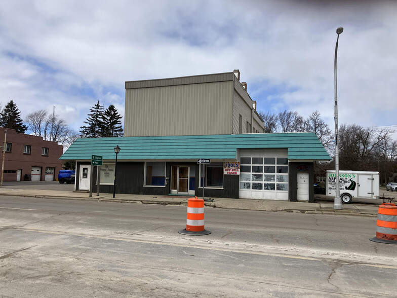 21 W Sanilac Rd, Sandusky, MI à vendre - Photo principale – Image 1 sur 3