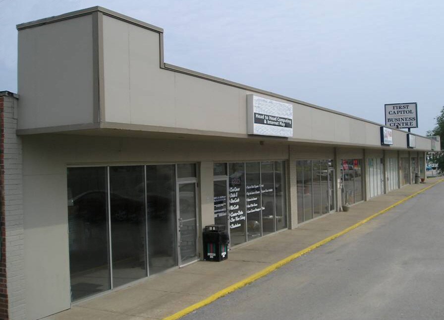2265-2295 First Capitol Dr, Saint Charles, MO à louer Photo de l’immeuble– Image 1 sur 2