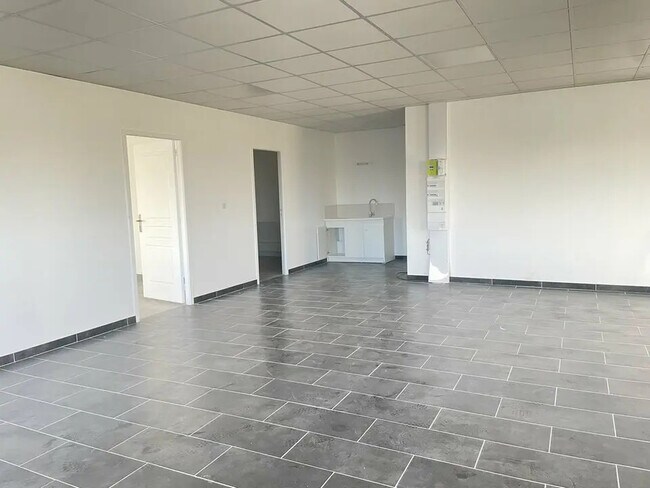 Plus de détails pour 28 Boulevard Des Nations, Bourguébus - Bureau à louer