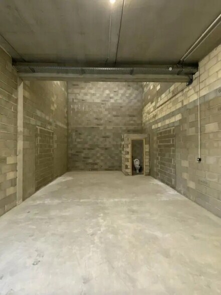 Bureau dans Ambarès-et-Lagrave à louer - Photo intérieure – Image 3 sur 7