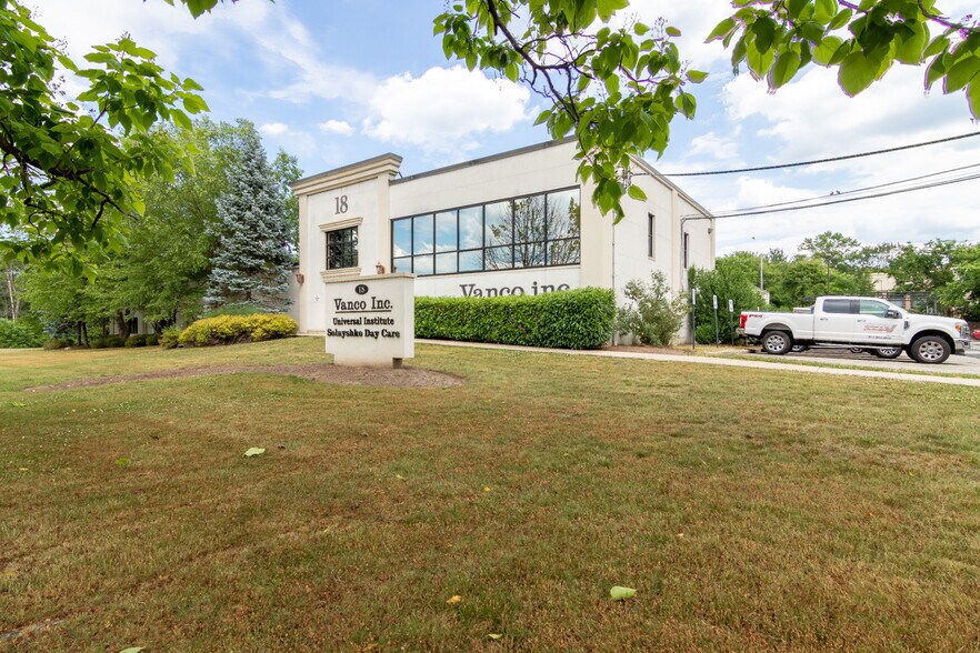 18 Microlab Rd, Livingston, NJ à louer - Photo de l’immeuble – Image 3 sur 27