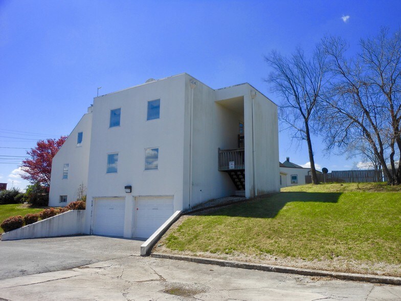 130 Sycamore Ave NE, Roanoke, VA à louer - Photo de l’immeuble – Image 3 sur 6
