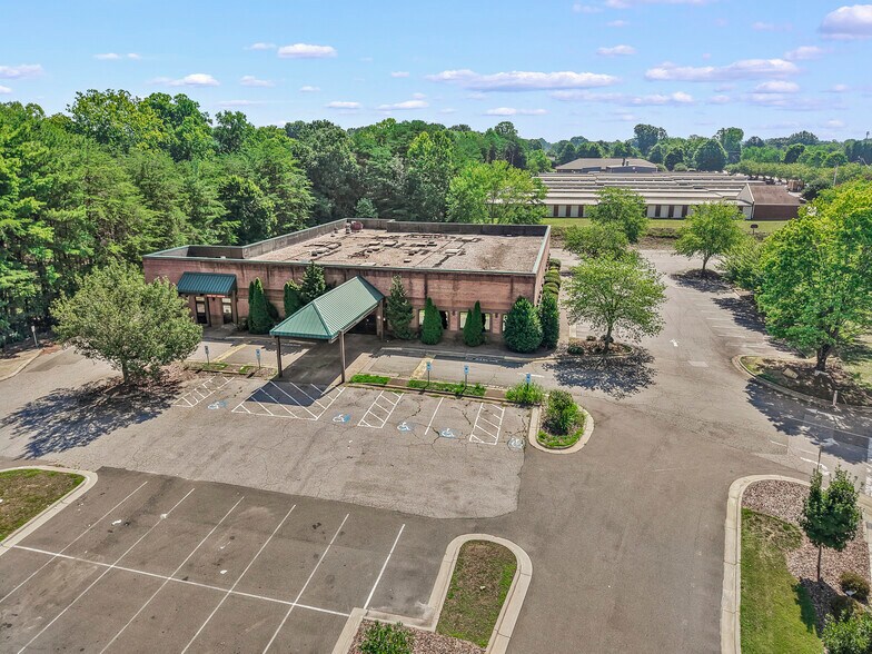 3169 Peters Creek Pky, Winston-Salem, NC à vendre - Photo de l’immeuble – Image 2 sur 20