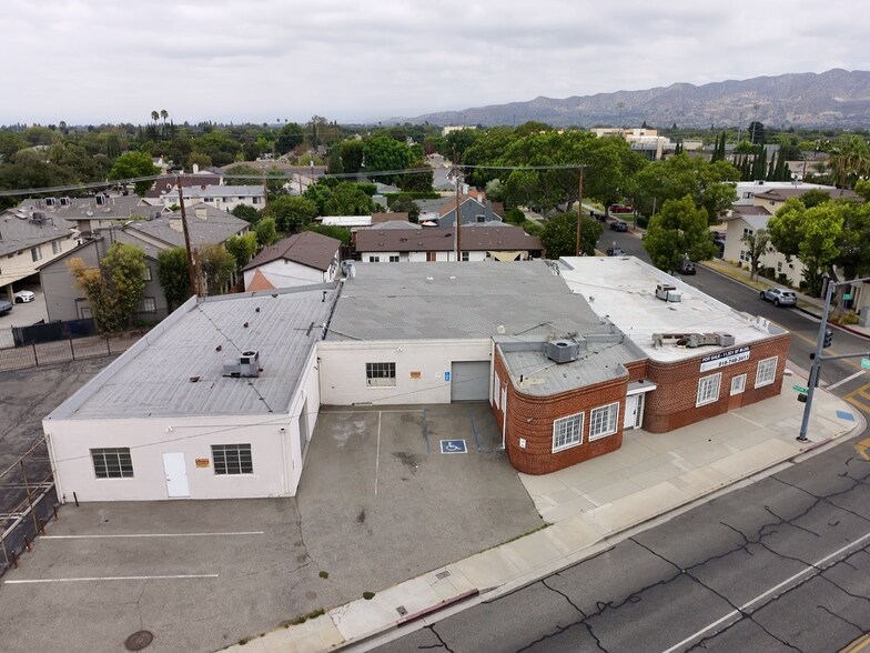 2101 W Olive Ave, Burbank, CA à vendre - Photo de l’immeuble – Image 1 sur 27