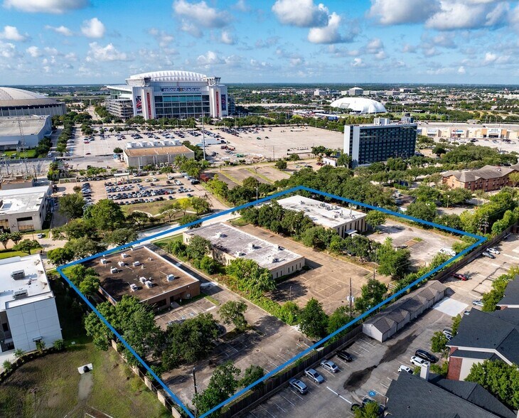 1325 La Concha Ln, Houston, TX à vendre - Photo de l’immeuble – Image 1 sur 11